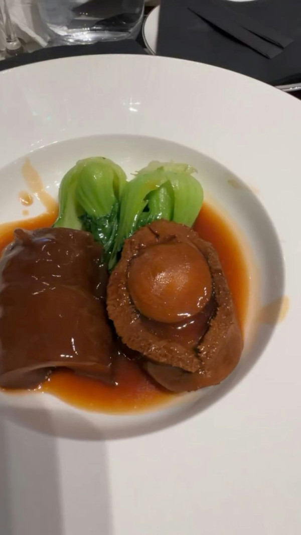 前TVB視后再搞婚宴結婚10周年大排筵席晒恩愛 屢傳婚變仍撐老公力證夫妻情不變