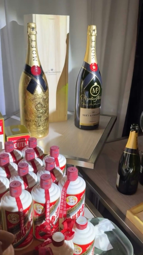 前TVB視后再搞婚宴結婚10周年大排筵席晒恩愛 屢傳婚變仍撐老公力證夫妻情不變