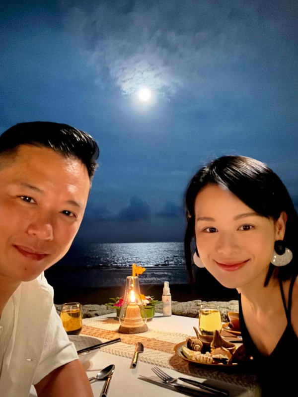 前TVB視后再搞婚宴結婚10周年大排筵席晒恩愛 屢傳婚變仍撐老公力證夫妻情不變