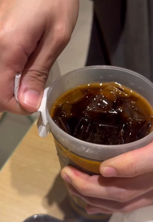 台麥當勞前員工踢爆洗杯內幕 網民驚見千年黑垢教一招自保 