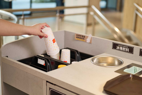 台麥當勞前員工踢爆洗杯內幕 網民驚見千年黑垢教一招自保 