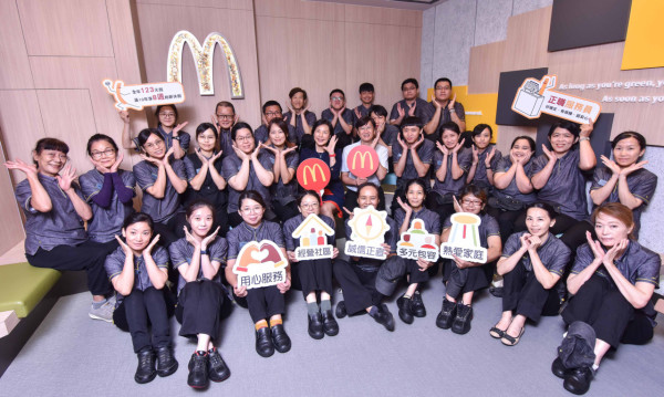 台麥當勞前員工踢爆洗杯內幕 網民驚見千年黑垢教一招自保 