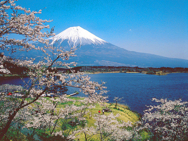 影富士山不止河口湖Lawson!3大「零路人」絕景公開 田貫湖雙鑽石/天鵝湖