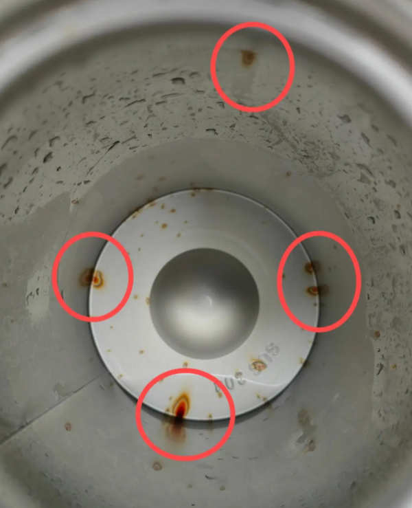 保溫杯裝咖啡恐中毒？醫學專家揭「2種情況」千萬勿用 隨時飲重金屬落肚