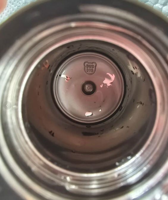 保溫杯裝咖啡恐中毒？醫學專家揭「2種情況」千萬勿用 隨時飲重金屬落肚