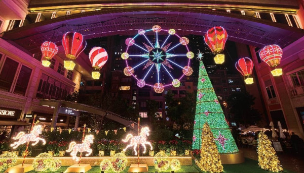 聖誕好去處2025|全港40+打卡熱點懶人包!巨型聖誕樹/飄雪/市集 最靚燈飾地圖(持續更新)