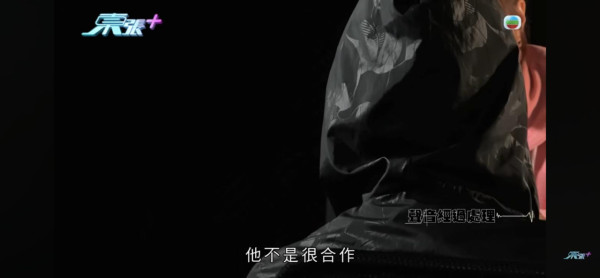 東張西望｜婆婆情緒失控持鐵鎚砸鄰居閘！自稱「青山出來」拍攝現場突襲主持林映輝