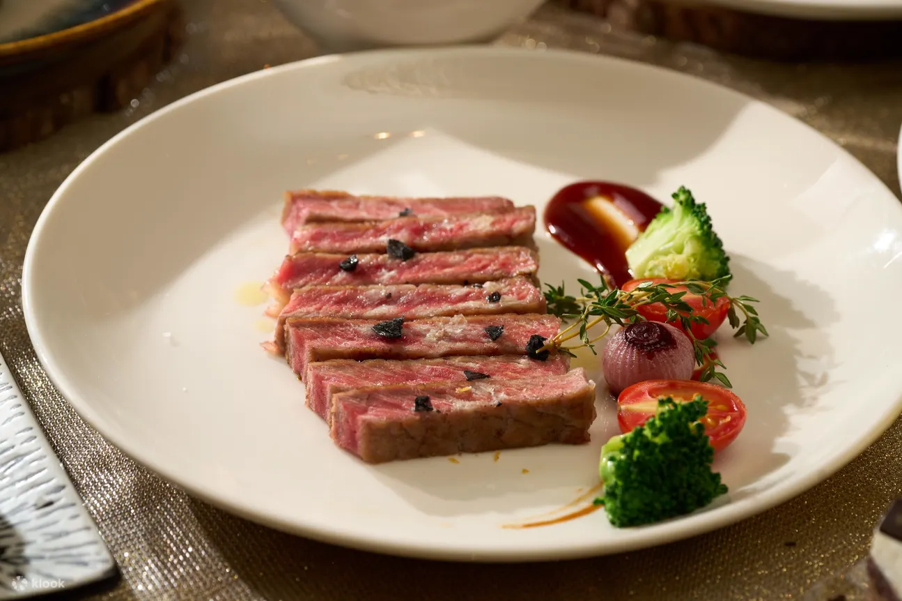 深圳星河麗思卡爾頓酒店 Flavorz 海鮮自助餐廳 聖誕節。圖片來源:Klook 深圳星河麗思卡爾頓酒店 Flavorz 海鮮自助餐廳 聖誕節。圖片來源:Klook