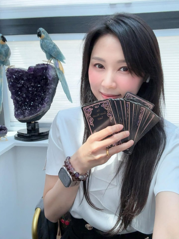 羅泳嫻賀黃澤鋒愛女百日宴失言惹禍 祝福6個字引爆網民圍攻：心地唔好