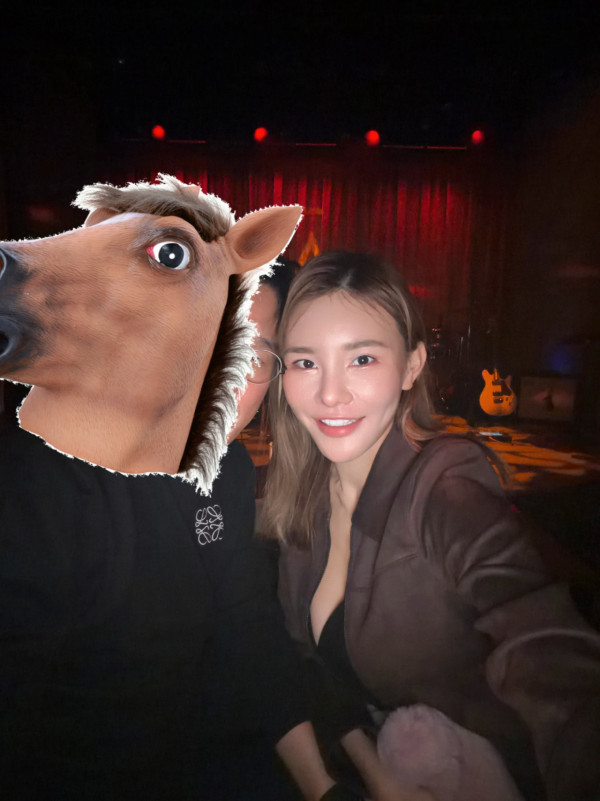 五索高調慶祝婚外情關係10周年！獲馬清鏗贈「全球唯一」首個愛馬仕最新手袋