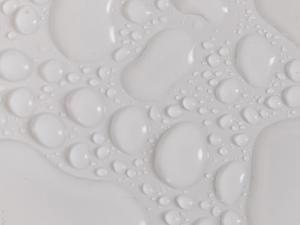 秋冬乾燥成日「被電親」？  拆解「靜電」成因 教你手機/門鎖「防電」3 大冷知識