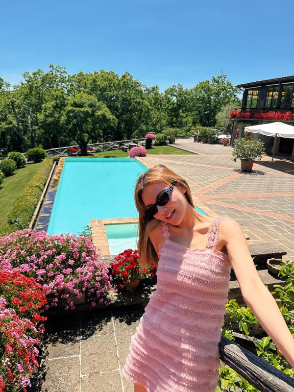 五索高調慶祝婚外情關係10周年！獲馬清鏗贈「全球唯一」首個愛馬仕最新手袋