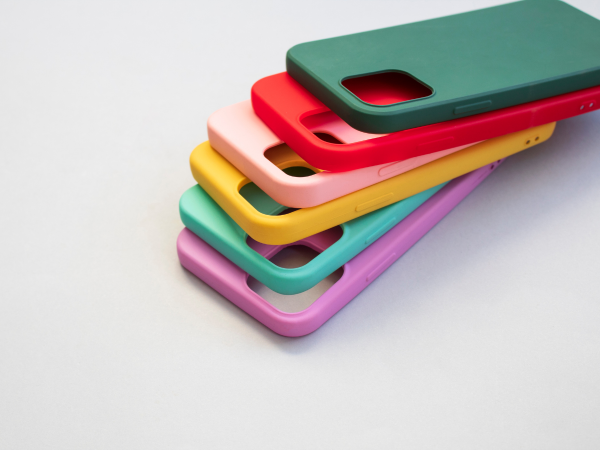 秋冬乾燥成日「被電親」？  拆解「靜電」成因 教你手機/門鎖「防電」3 大冷知識