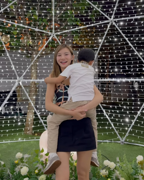 五索高調慶祝婚外情關係10周年！獲馬清鏗贈「全球唯一」首個愛馬仕最新手袋