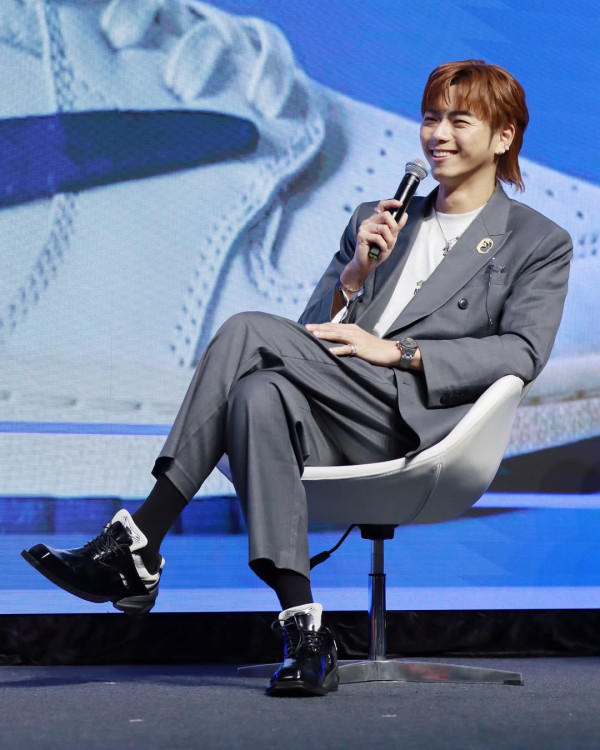 COLLAR成員Candy王家晴被爆新戀情！甜蜜約會斷正疑似暗撻同門男團師兄？