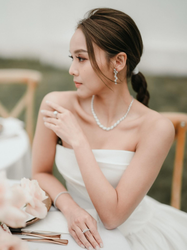 前TVB小花離巢後IG公開訂婚相報喜！男友身份曝光晒超巨型鑽戒震撼網民