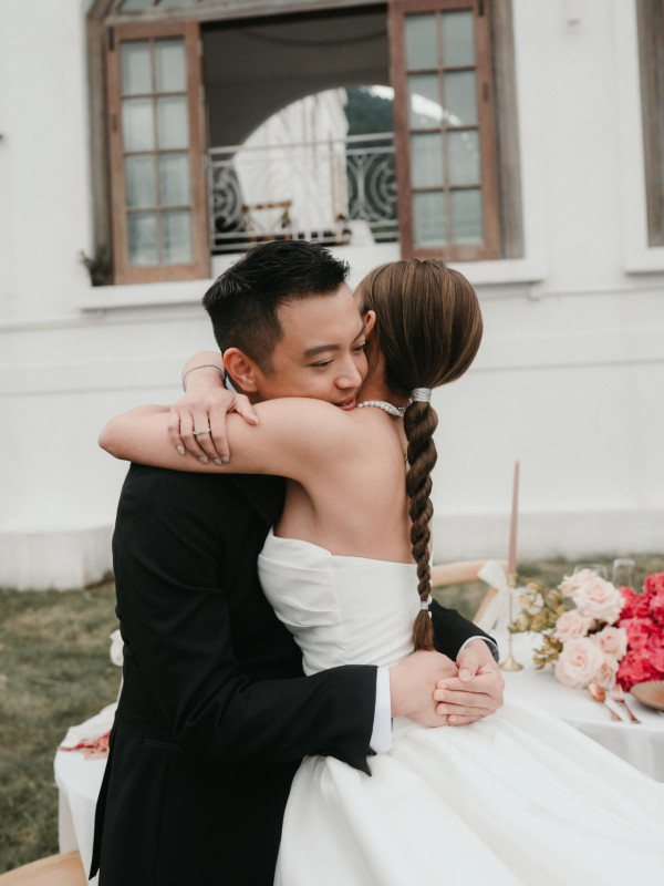 前TVB小花離巢後IG公開訂婚相報喜！男友身份曝光晒超巨型鑽戒震撼網民