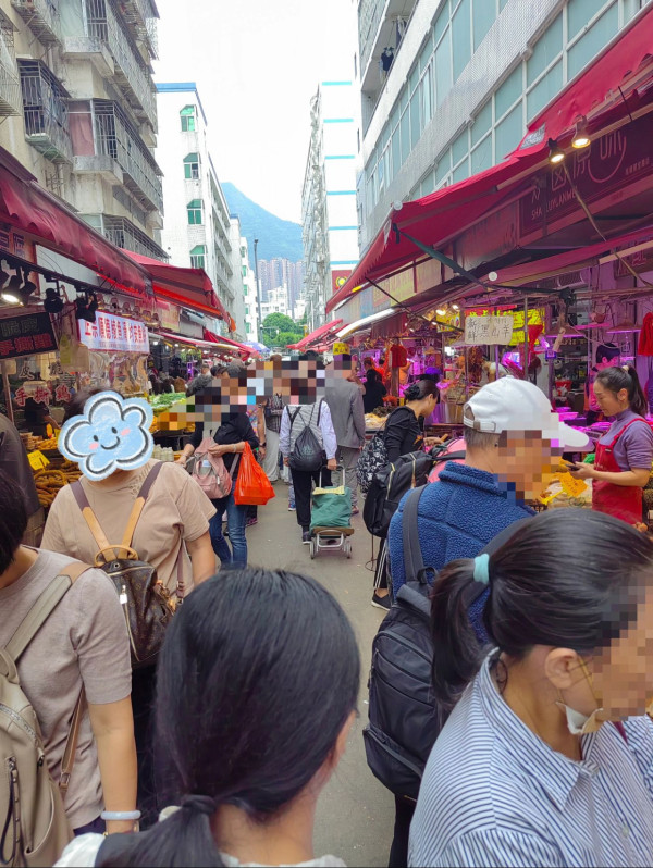 港人北上｜深圳人嘲蓮塘變香港人「洗腳城」遊客狂湧入拉高物價：不敢買菜了