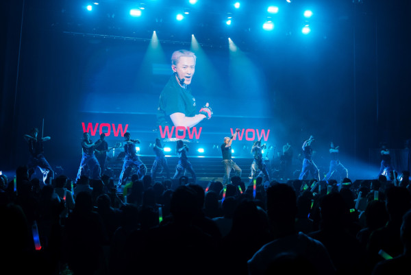 林峯世界巡迴演唱會北美場反應熱烈 長居西雅圖資深演員、前港姐極罕現身撐場