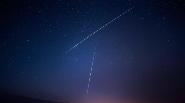 年度最強｜雙子座流星雨12.14大爆發！每小時150粒「劃破夜空」最佳觀測時間/地點一覽