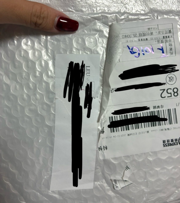 乘客疑未知的士到步竟被罵「仲唔畀錢」互舉機拍片爆粗 惹網民激辯兩個都有問題？