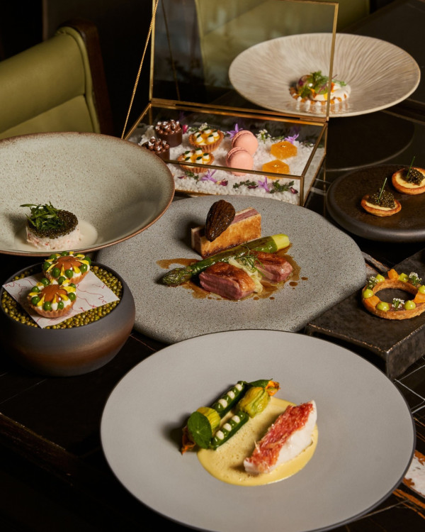 【米芝蓮推介】港澳米芝蓮餐廳7間新上榜 芝士廚師發辦/Siaw泰國菜/九龍飯館 (附2025完整名單)