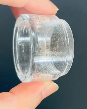 酒精咪亂用！10大「清潔禁忌」物品曝光：眼鏡/皮手袋一擦即報銷