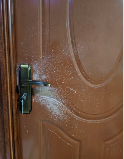 酒精咪亂用!10大「清潔禁忌」物品曝光:眼鏡/皮手袋一擦即報銷