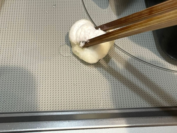 廢油點處理？12蚊店「吸油棉花糖」獲日人激推！實測一舊吸乾600ml油：乾淨到癲