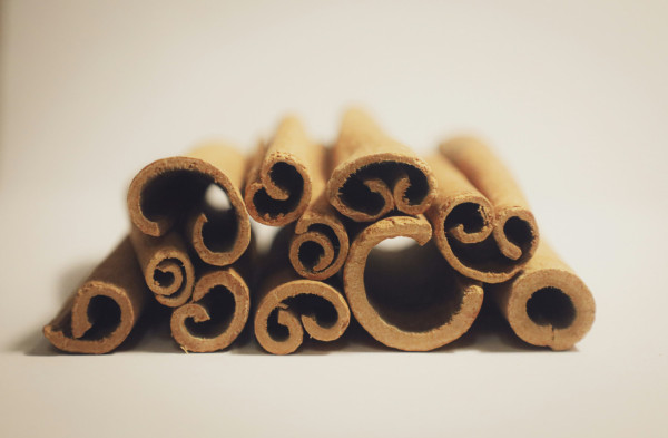 過期唔等於壞！官方證實9種食材「無限期保存」：蜂蜜/白米放10年都食得