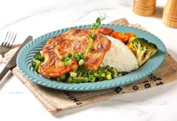 香港仔中心聖誕影相打卡兼換新鮮牛油果！再去埋香港仔新食力開餐