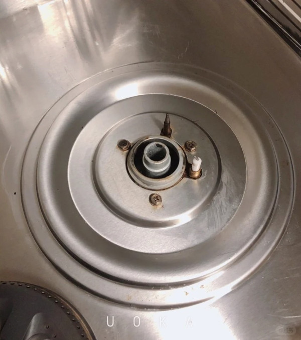 爐頭黐立立？12蚊店「去油濕紙巾」實測：一抹溶解「發黑油垢」免過水變新一樣