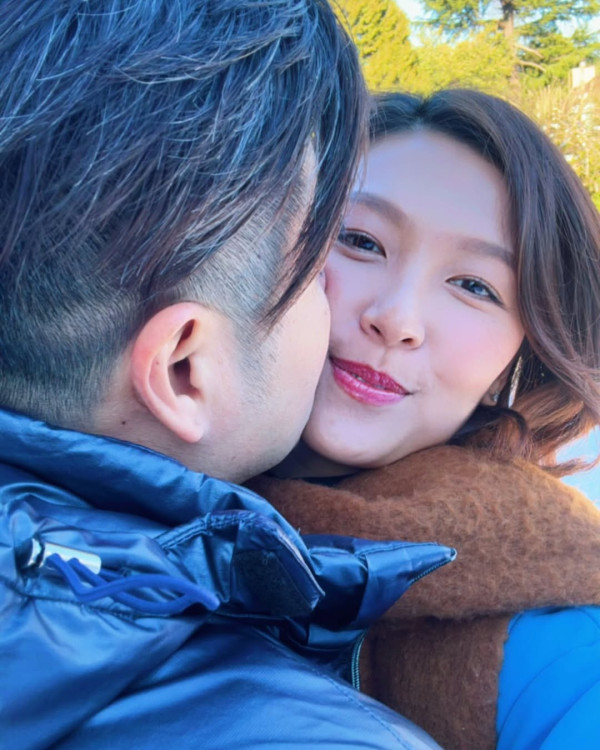 45歲星二代藝人宣布太太懷孕好消息 晒bb超聲波相報喜組一家三口！