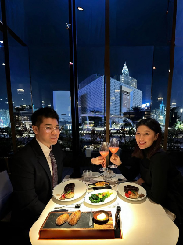 45歲星二代藝人宣布太太懷孕好消息 晒bb超聲波相報喜組一家三口！