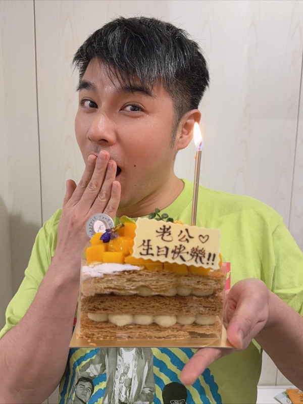 45歲星二代藝人宣布太太懷孕好消息 晒bb超聲波相報喜組一家三口！