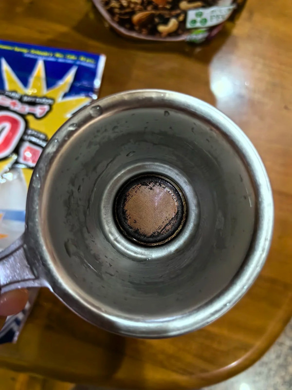 波鞋發黑有救！12蚊店「去污海綿」網民實測：輕擦幾下黑邊消失、即刻變白