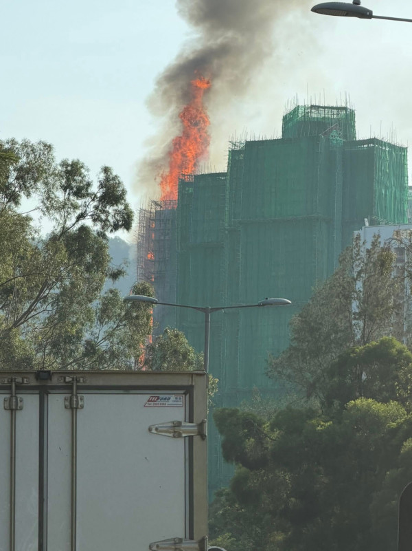 大埔宏福苑五級火｜居民Facebook群組早有憂慮起火 帖文一語成讖引瘋傳 網民批3.3億天價工程釀至少55死