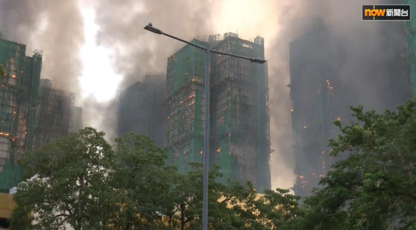 突發！大埔宏福苑四級大火釀4死3傷！火勢燒入屋頻傳爆炸聲 1名消防員殉職