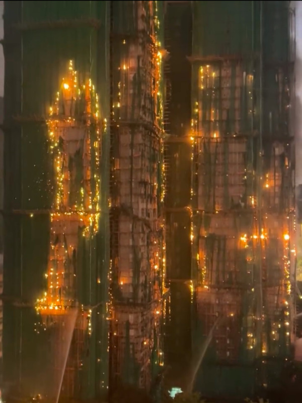 (截圖) 大埔宏福苑五級火|深圳消防蓮塘口岸待命 特首回應火勢已受控香港消防已評估有足夠能力滅火