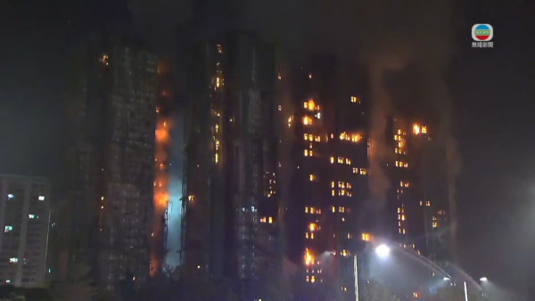 大埔宏福苑五級奪命大火登國際頭條 過百藝人轉發支援訊息祈福「天佑香港」