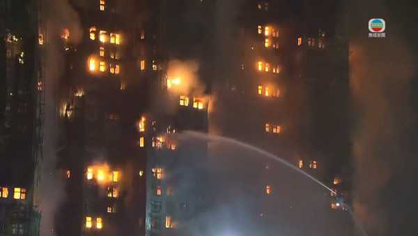 大埔宏福苑五級奪命大火登國際頭條 過百藝人轉發支援訊息祈福「天佑香港」