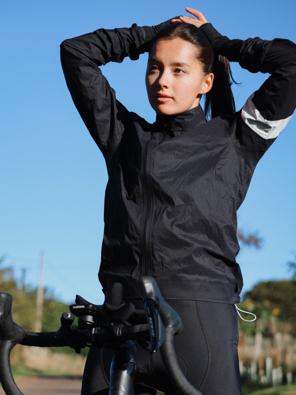 大埔宏福苑大火｜謝嘉怡親屬受災家陷火海 目睹五級火吞噬！悲痛發文：痛心的一天