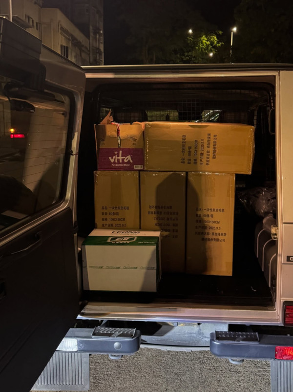 大埔宏福苑大火|193親赴現場深夜搬運物資 被香港人團結感動︰凌晨仲咁多人幫手