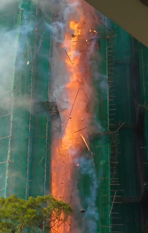 宏福苑五級火首10分鐘影片曝光！火勢恐怖「極速燒上頂」外牆維修工人逃生：無響過火警鐘