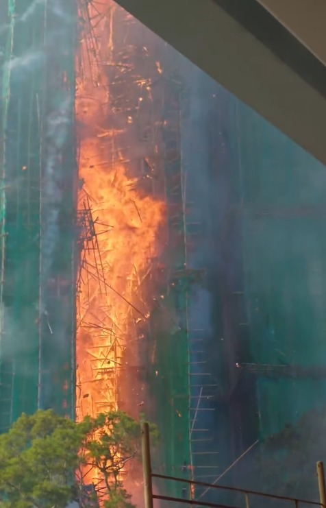 宏福苑五級火首10分鐘影片曝光！火勢恐怖「極速燒上頂」外牆維修工人逃生：無響過火警鐘