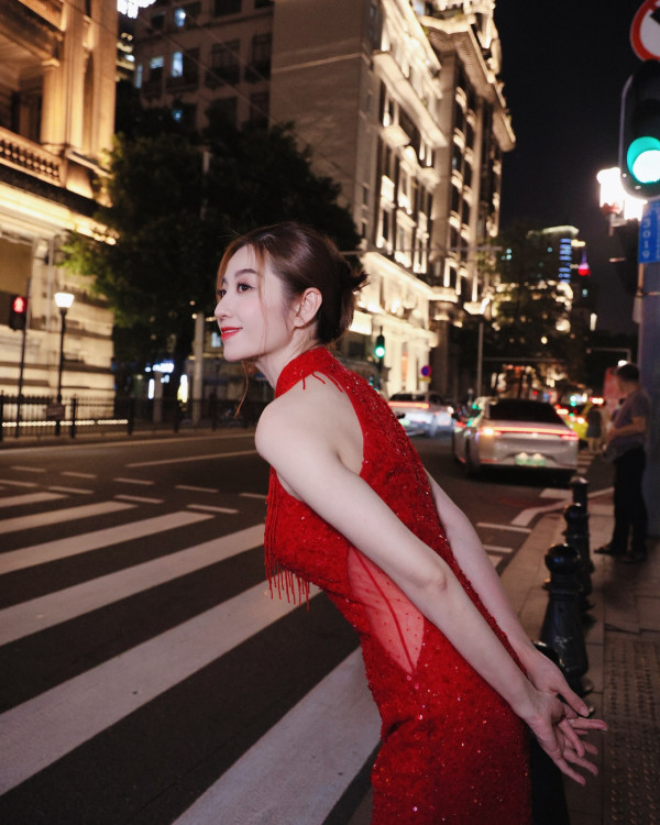 高海寧陳自瑤尷尬撞衫性感旗袍大對決！網民憑一細節判「呢位」贏到開巷 