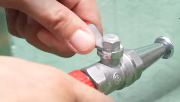 火警逃生｜消防喉轆開咗但冇水出？4步學識消防喉轆正確使用步驟 做少步都出唔到水！