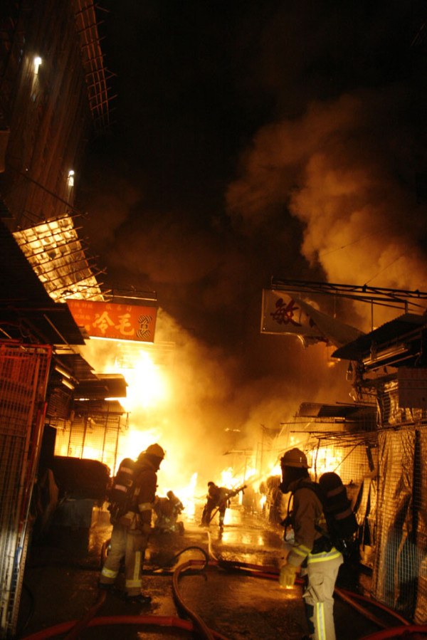 宏福苑五級火55死｜回顧香港近30年7宗奪命火 嘉利大廈燒死41人/牛頭角迷你倉兩消防殉職