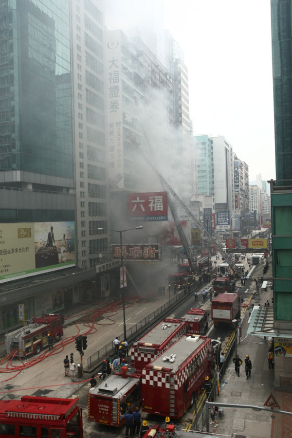 宏福苑五級火55死｜回顧香港近30年7宗奪命火 嘉利大廈燒死41人/牛頭角迷你倉兩消防殉職