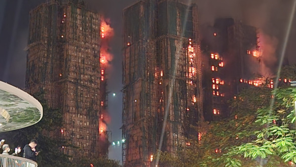 大埔火災好人好事｜兩餸飯老闆拒收錢！停生意趕製300飯盒送災場：快車過去